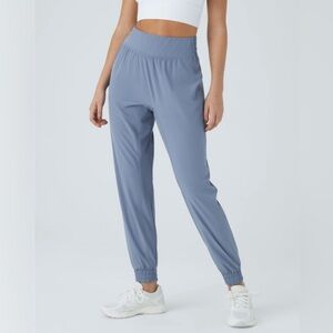 NWOT Halara High Waisted Elastic Waistband Joggers in Silver-size XS